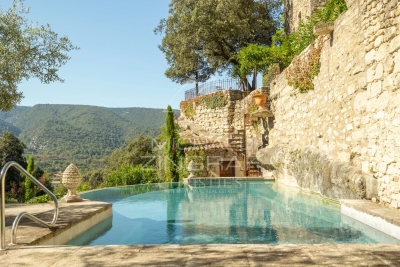 House for sale in MÉNERBES  - 14 rooms - 469 m² 