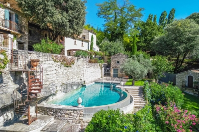 Maison &agrave; vendre &agrave; MÉNERBES Rustrel - 14 pi&egrave;ces - 469 m&sup2; 