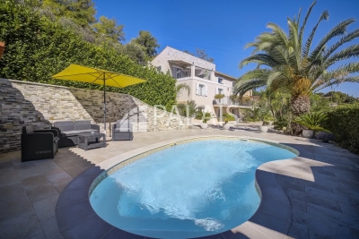 Maison à vendre à NICE Cyrnos - 6 pièces - 172 m² 