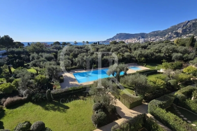Apartment for sale in ROQUEBRUNE-CAP-MARTIN  - 5 rooms - 177 m&sup2; 