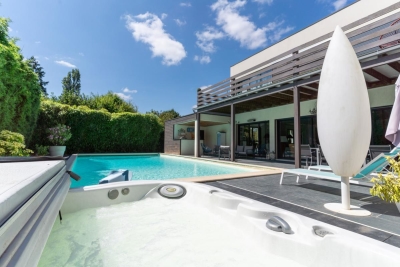 Maison à vendre à ST CYR SUR LOIRE  - 9 pièces - 450 m² 