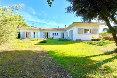 Maison à vendre à LA TREMBLADE Port-d'Envaux - 9 pièces - 219 m² 