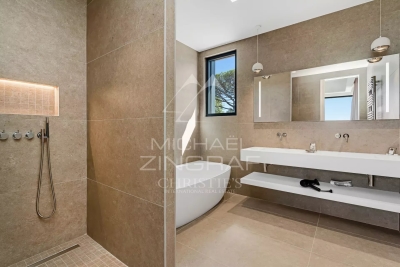 Villa à Saint-Tropez &agrave; louer à partir de 38 500 € / semaine, Photo 8