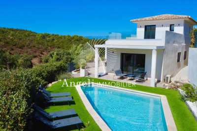 Maison à vendre à ST-AYGULF  - 6 pièces - 160 m² 