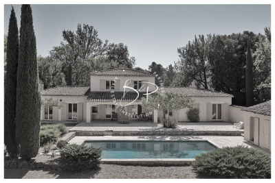 Maison à vendre à LORGUES  - 6 pièces - 186 m² 