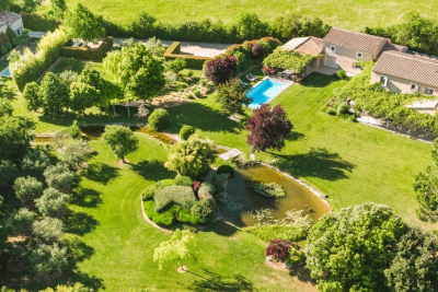 Maison à vendre à ST-SATURNIN-LÈS-APT Montfavet Pericentre - 14 pièces - 447 m² 