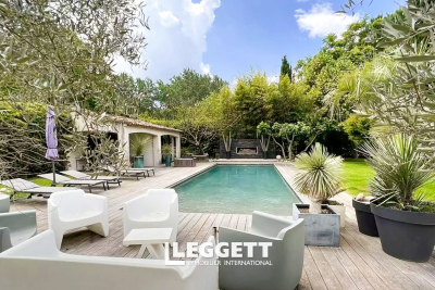 Maison à vendre à VENTABREN R.p . Moretti - 9 pièces - 202 m² 