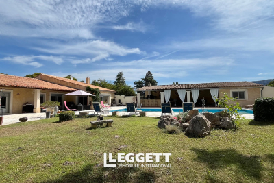 Maison à vendre à CAVAILLON Montfavet Pericentre - 7 pièces - 300 m² 