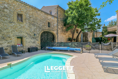 Maison à vendre à UZÈS Sud - 13 pièces - 548 m² 
