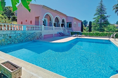 Maison à vendre à FRÉJUS  - 8 pièces - 209 m² 