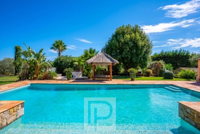 Maison &agrave; vendre &agrave; MOUANS-SARTOUX  - 8 pi&egrave;ces - 278 m&sup2; 