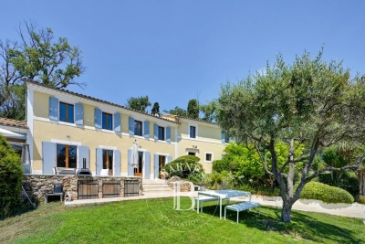 Maison à vendre à AIX-EN-PROVENCE La Jarre-Roy d'Espagne - 9 pièces - 302 m² 