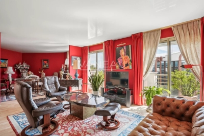 Apartment for sale in LEVALLOIS PERRET Denfert-Rochereau 6 - 3 rooms - 94 m² 