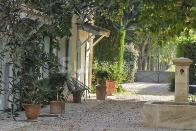 Maison à vendre à MONTÉLIMAR  - 10 pièces - 300 m² 