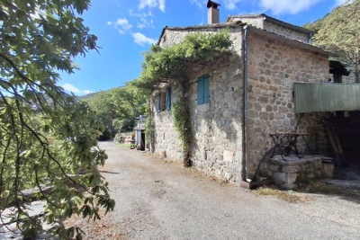 Maison à vendre à LES VANS  - 4 pièces - 90 m² 