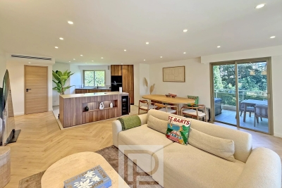 Apartment for sale in CANNES Pastorelle-Bosquets - 3 rooms - 87 m&sup2; 
