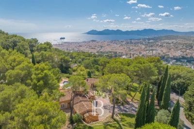 Maison &agrave; vendre &agrave; CANNES  - 10 pi&egrave;ces - 350 m&sup2; 