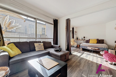 Appartement à vendre à BORDEAUX Saint-Pardon-de-Conques - 3 pièces - 50 m² 