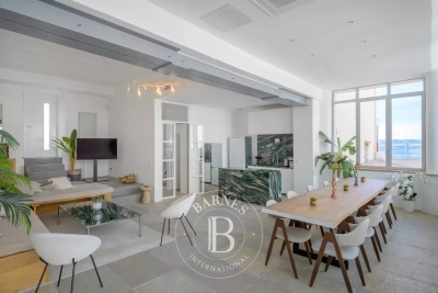 Maison à vendre à MARSEILLE 7EME Petite Couronne - 5 pièces - 185 m² 