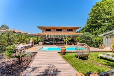 Maison &agrave; vendre &agrave; LE TEICH  - 7 pi&egrave;ces - 223 m&sup2; 