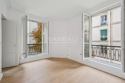 Appartement à vendre à PARIS 7EME Petit Montrouge 8 - 3 pièces - 53 m² 