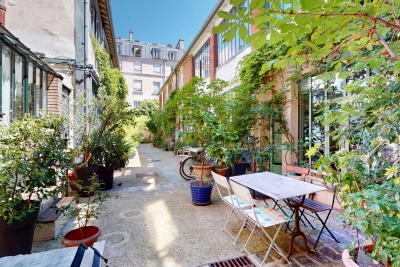 Appartement à vendre à PARIS 20EME Combat 2 - 4 pièces - 111 m² 