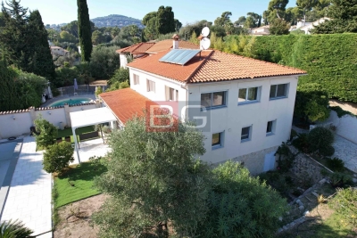 Maison à vendre à JUAN-LES-PINS  - 7 pièces - 244 m² 