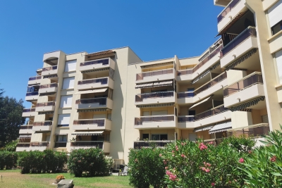 Appartement à vendre à GOLFE JUAN  - 2 pièces - 51 m² 