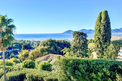 Maison &agrave; vendre &agrave; CANNES  - 8 pi&egrave;ces - 385 m&sup2; 