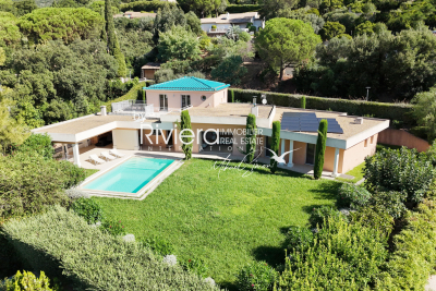 Maison à vendre à CAVALAIRE-SUR-MER  - 9 pièces - 300 m² 