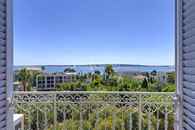 Appartement à vendre à CANNES Mont Boron - 3 pièces - 95 m² 