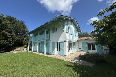 Maison à vendre à URRUGNE  - 6 pièces - 163 m² 