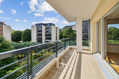 Appartement à vendre à VERSAILLES Hec Domaine Saint-Marc - 3 pièces - 75 m² 