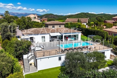 Maison à vendre à LES ADRETS-DE-L'ESTÉREL  - 7 pièces - 203 m² 