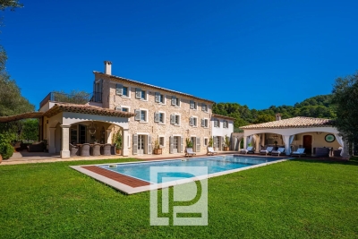 Maison à vendre à MOUGINS  - 9 pièces - 405 m² 
