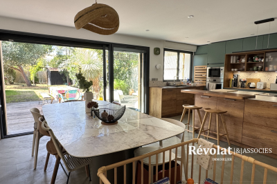 Maison à vendre à BORDEAUX Le Bourg - 6 pièces - 140 m² 