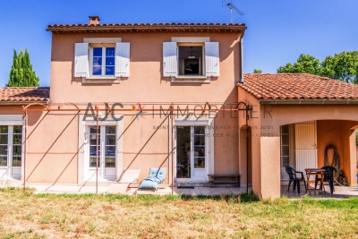 Maison à vendre à ST-RÉMY-DE-PROVENCE  - 4 pièces - 133 m² 