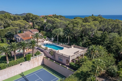 Maison &agrave; vendre &agrave; ST-RAPHAËL Peyron-Saint Sebastien - 8 pi&egrave;ces - 300 m&sup2; 