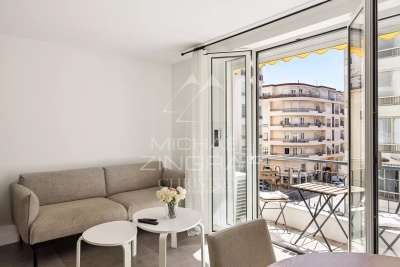 Appartement à vendre à CANNES Croisette-Palm-Beach - 3 pièces - 53 m² 