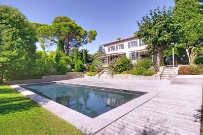 Maison à vendre à MOUGINS  - 7 pièces - 250 m² 