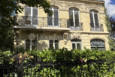 Maison &agrave; vendre &agrave; BORDEAUX  - 15 pi&egrave;ces - 381 m&sup2; 