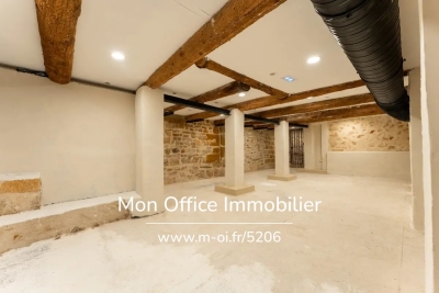 Commerce à vendre à AIX-EN-PROVENCE La Grognarde - 3 pièces - 180 m² 