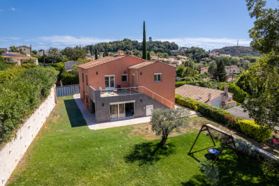 Maison &agrave; vendre &agrave; VILLENEUVE-LOUBET  - 6 pi&egrave;ces - 250 m&sup2; 