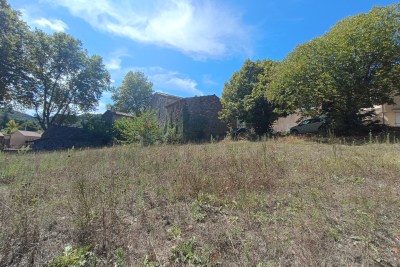 terrain à vendre à ENTRECHAUX Centre Ville  - 888 m² 