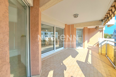 Appartement à vendre à ST-RAPHAËL Valescure Est-Aiguebonne - 3 pièces - 77 m² 