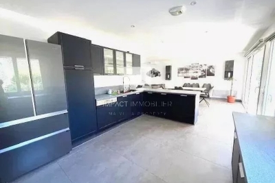 Maison à vendre à HYÈRES  - 4 pièces - 100 m² 