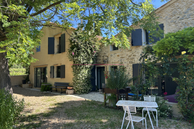 Maison à vendre à LE CASTELLET  - 8 pièces - 183 m² 