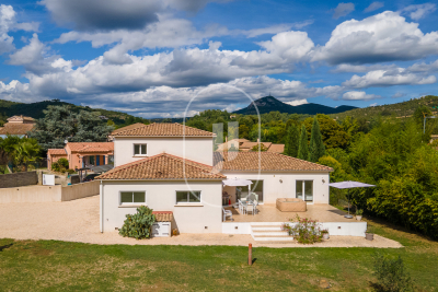 Maison à vendre à BARJAC  - 6 pièces - 164 m² 