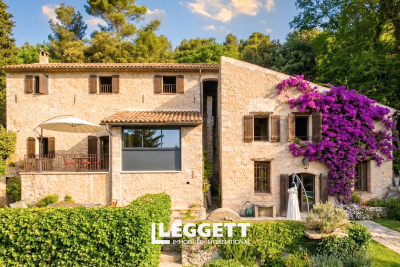 Maison &agrave; vendre &agrave; CARROS  - 9 pi&egrave;ces - 253 m&sup2; 