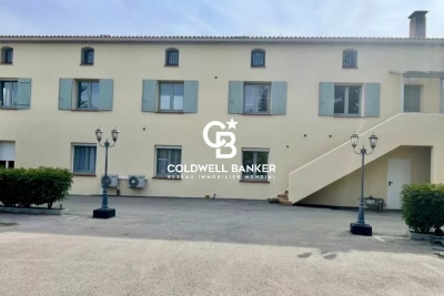 Bien &agrave; vendre &agrave; LA CRAU  - 26 pi&egrave;ces - 651 m&sup2; 